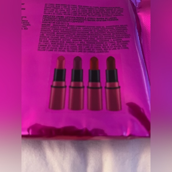 MAC COSMETICS Holiday Lipstick Set - Picture 4 of 5